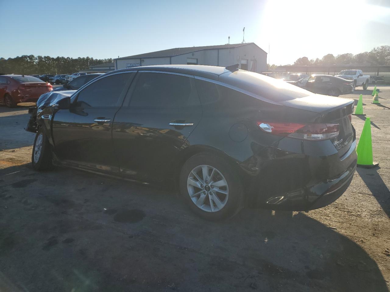 VIN 5XXGT4L38HG138723 2017 KIA OPTIMA no.2