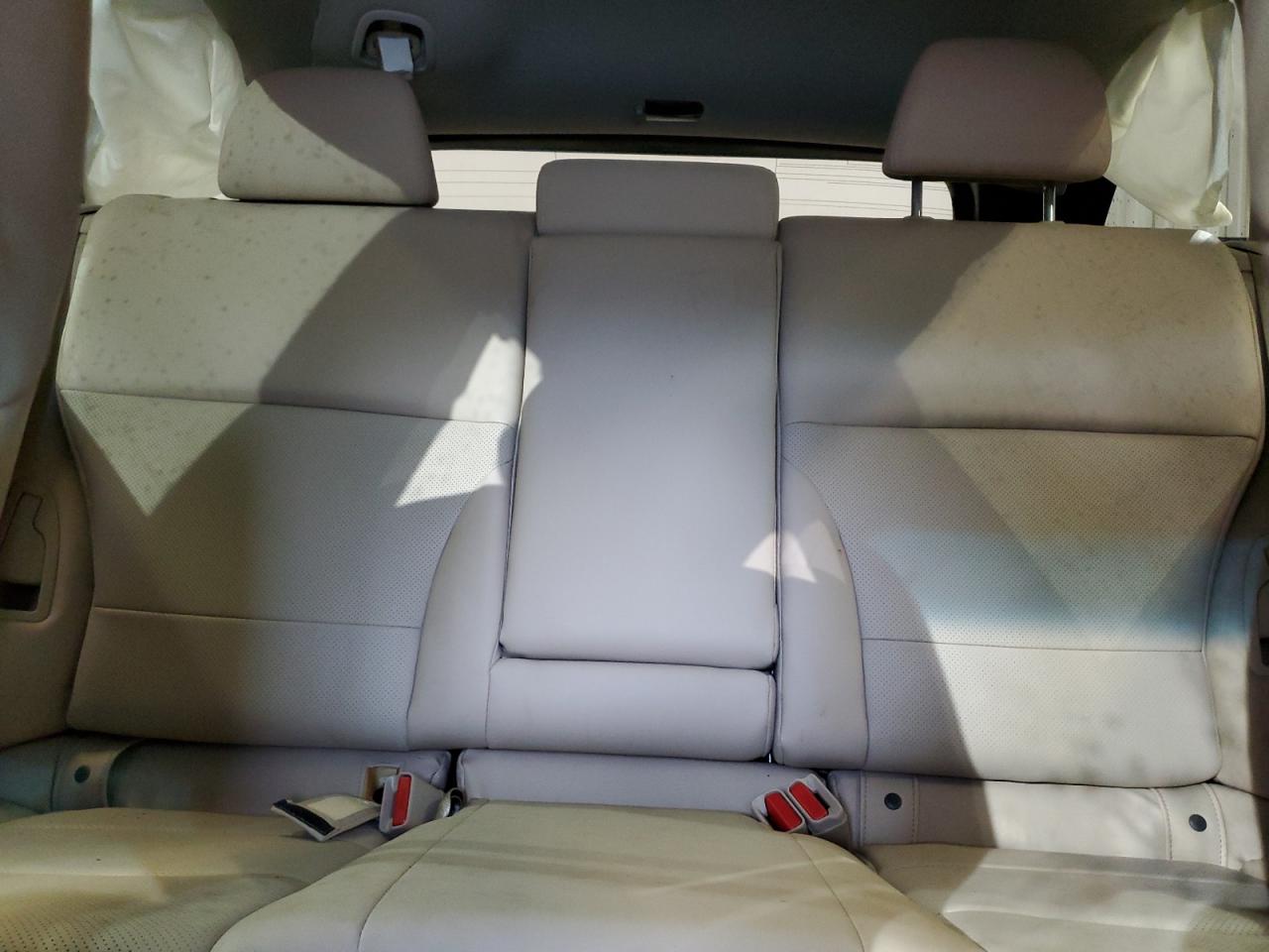 2017 Subaru Outback - Image 10