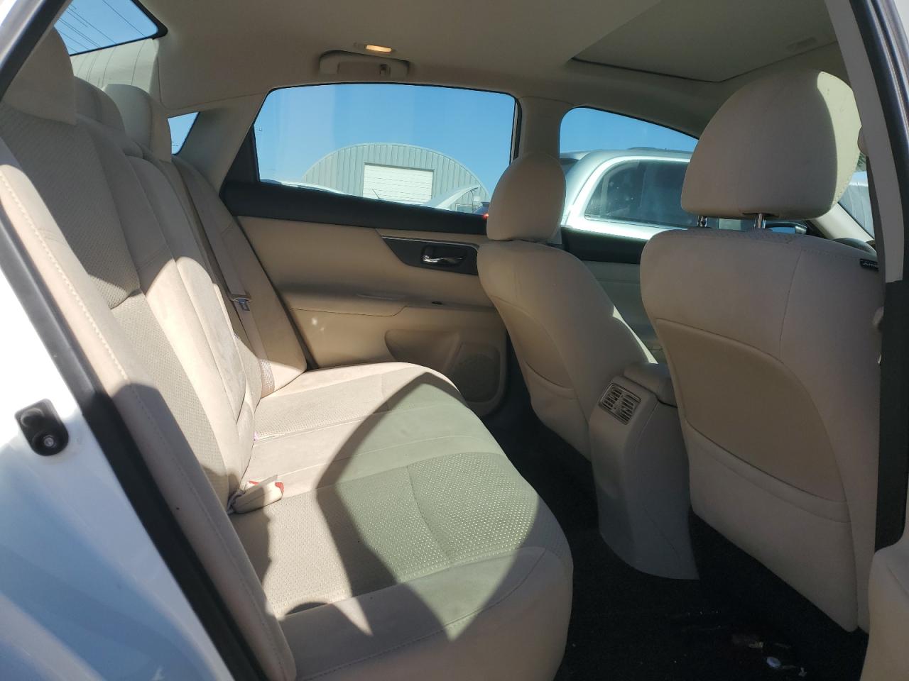 2015 Nissan Altima - Image 10