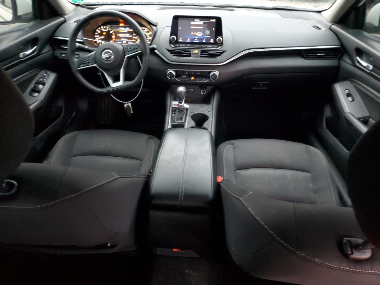 2019 Nissan Altima - Image 8