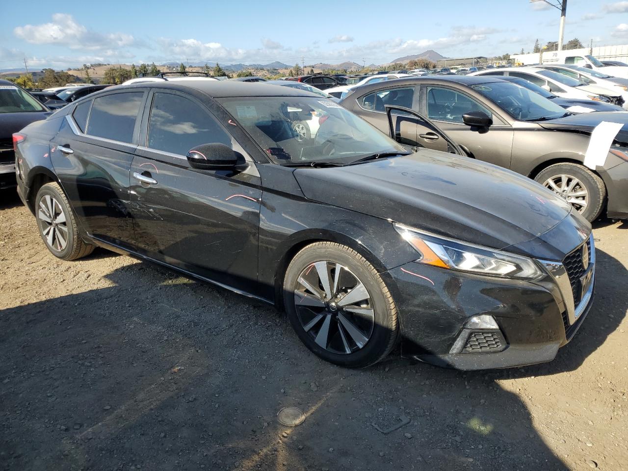 2021 Nissan Altima - Image 4