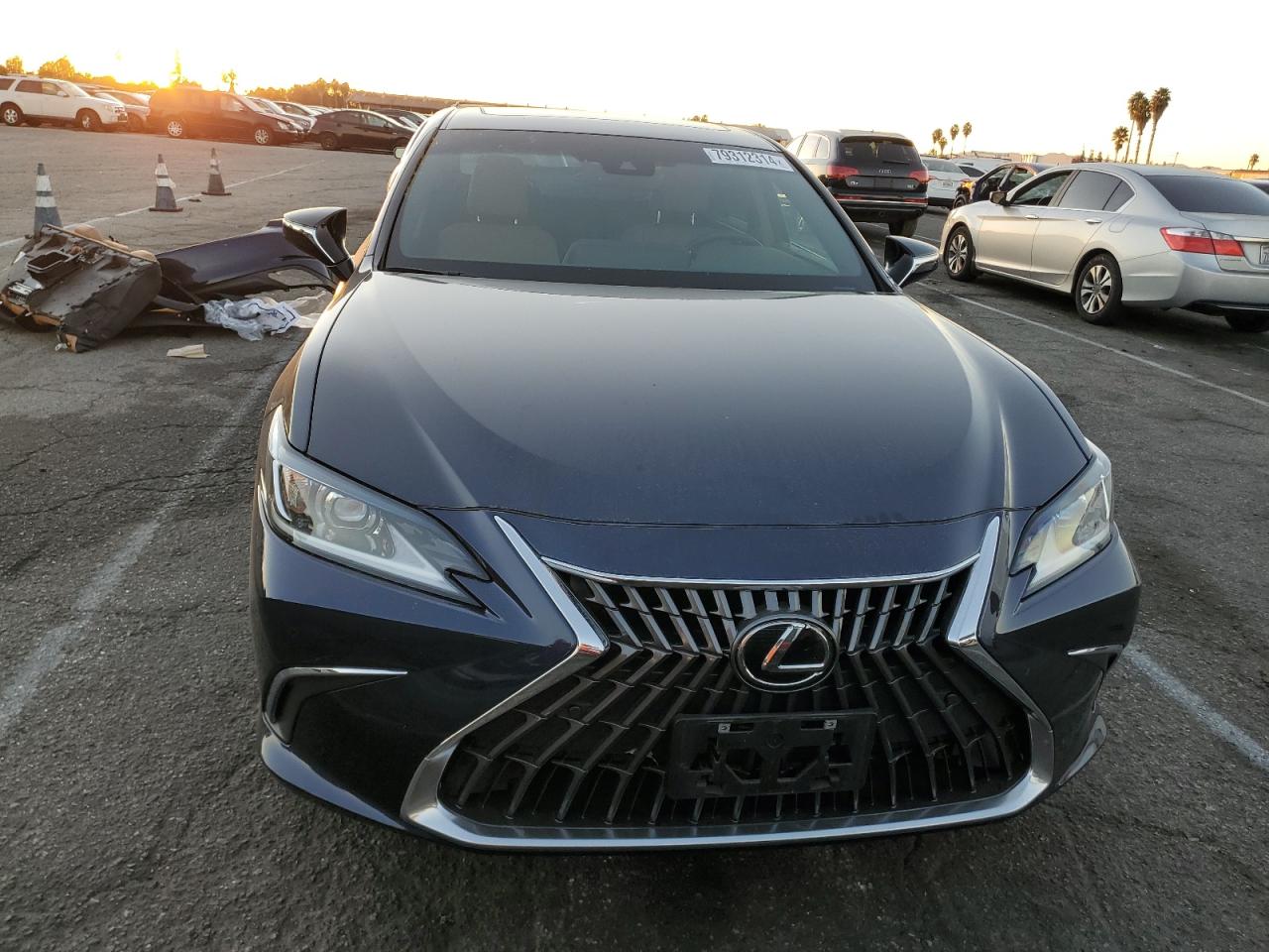 2022 Lexus ES - Image 5