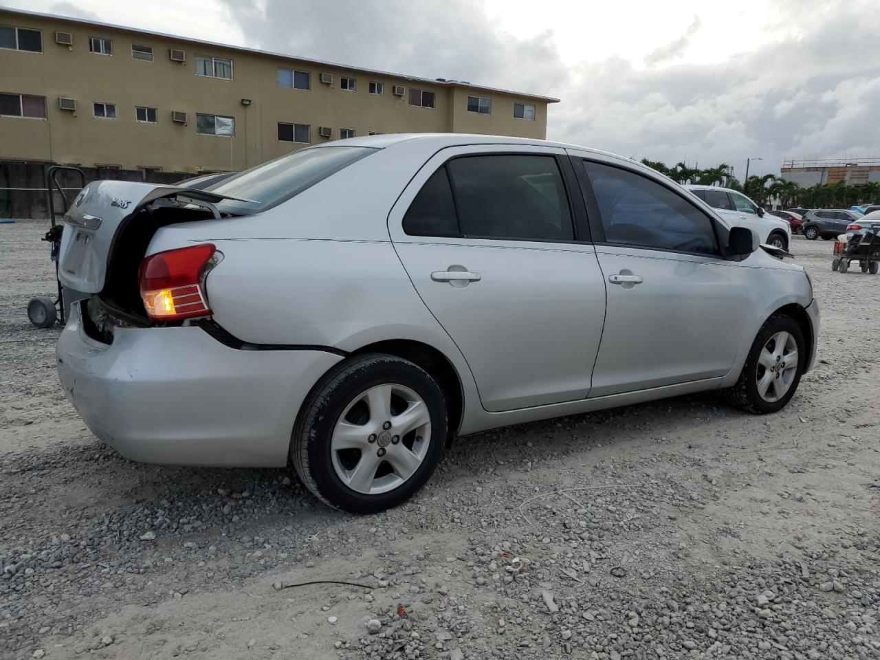 2008 Toyota Yaris - Image 3