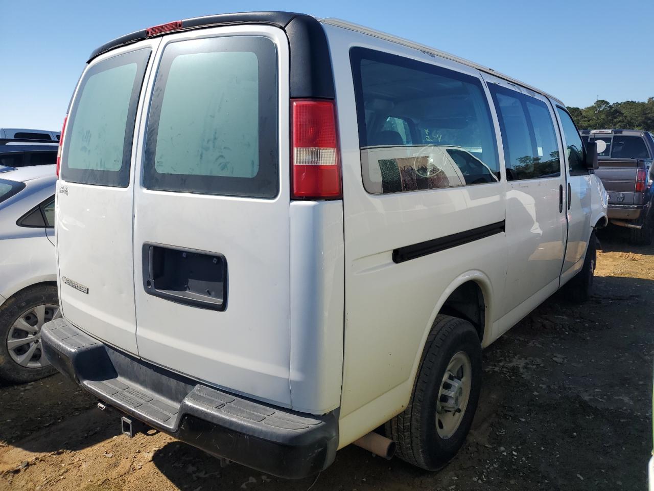 2008 Chevrolet Express - Image 3