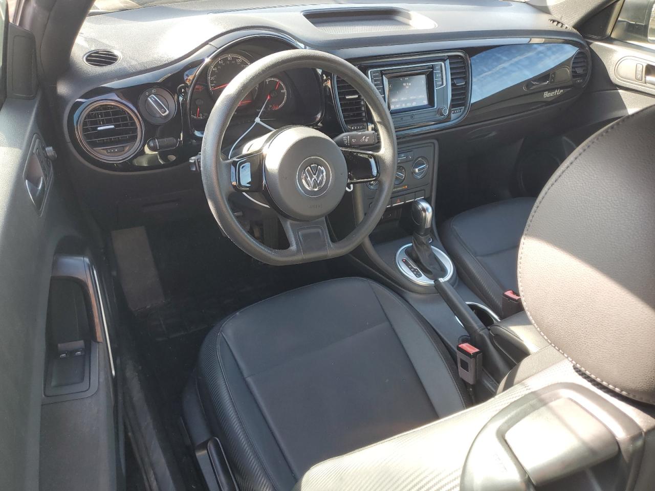2017 Volkswagen Beetle - Image 8