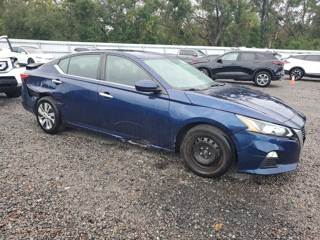 2020 Nissan Altima - Image 4