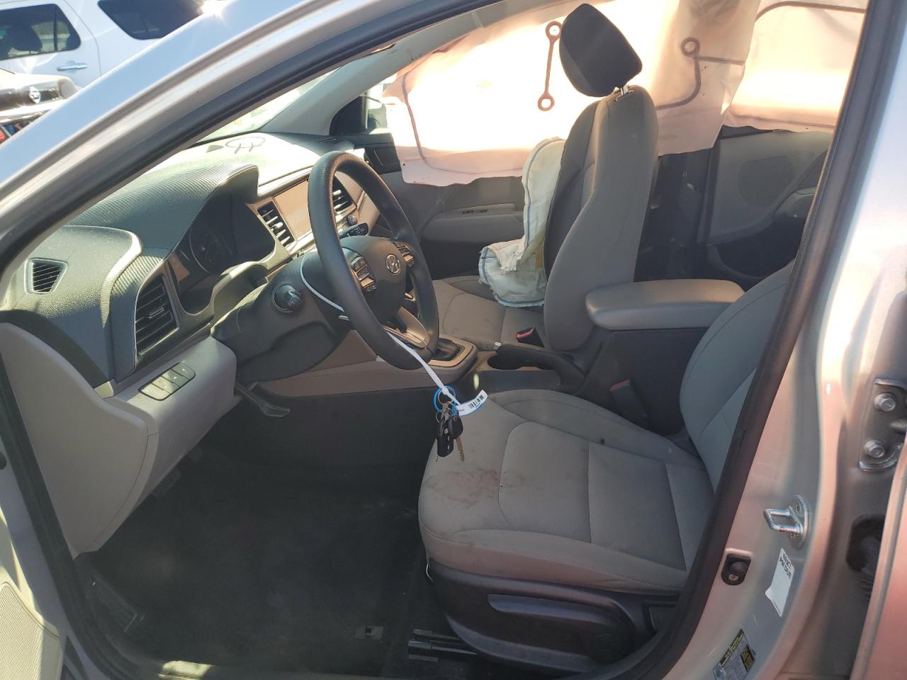 2019 Hyundai Elantra - Image 7