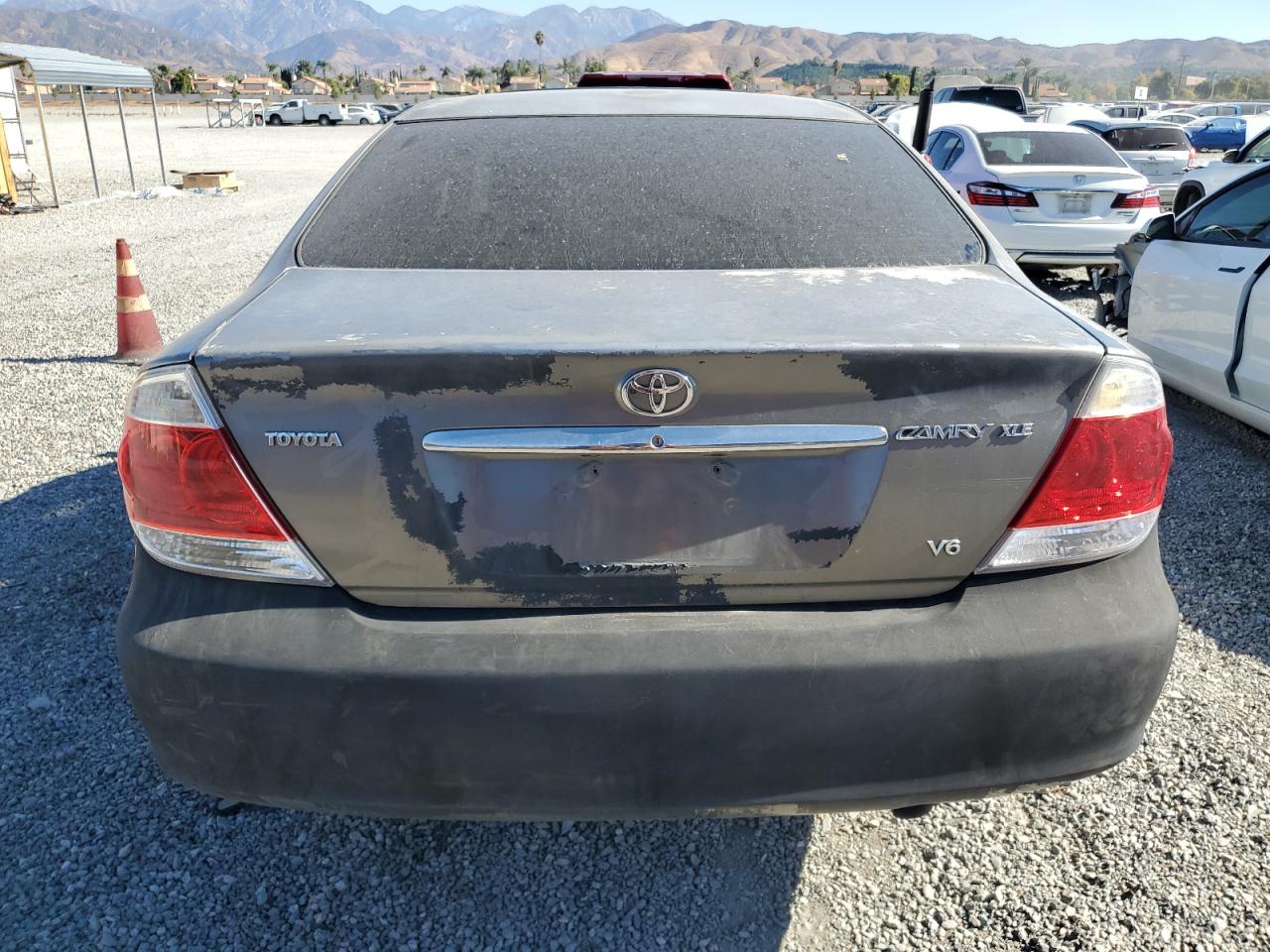 2005 Toyota Camry Le VIN: 4T1BF32K55U611810 Lot: 80745894