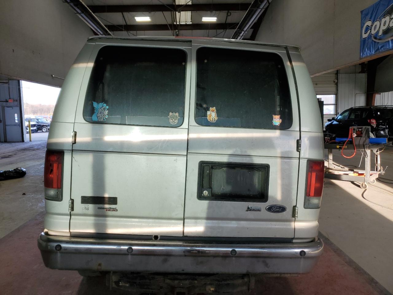 2010 Ford Econoline - Image 6