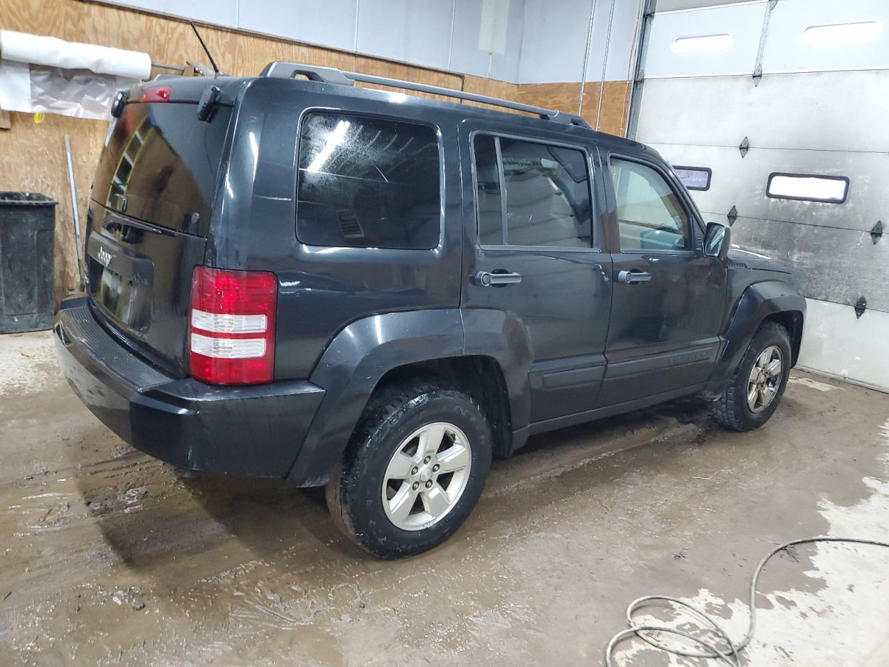 2010 Jeep Liberty (North America) - Image 3
