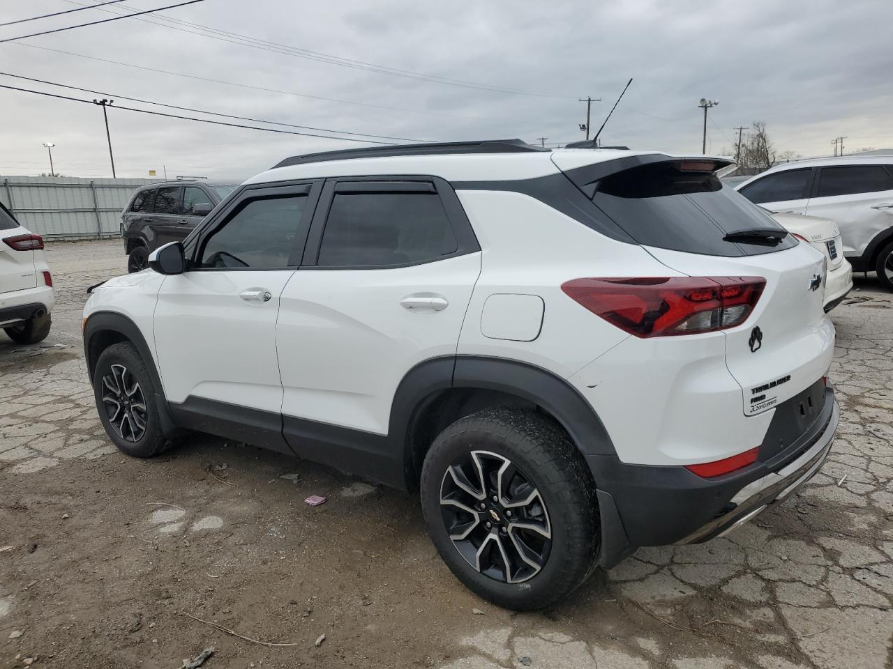 2023 Chevrolet TrailBlazer - Image 2