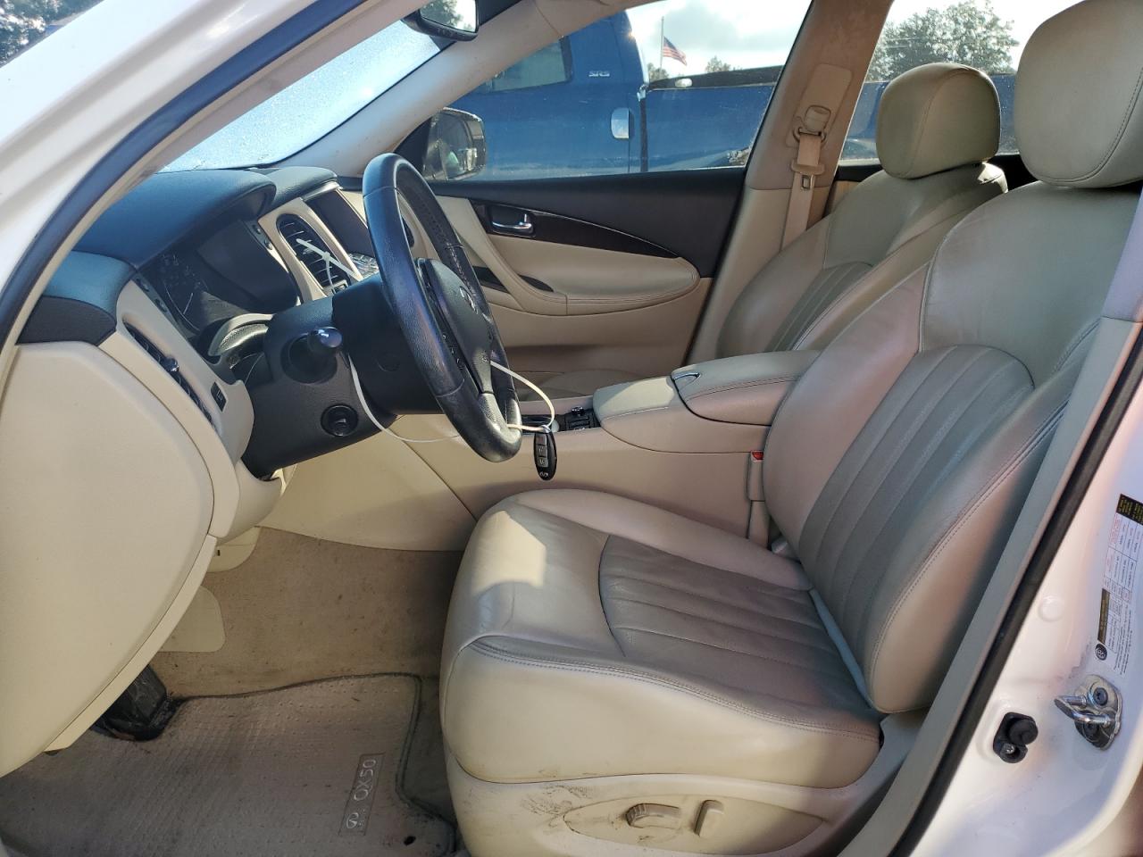 2017 Infiniti QX50 - Image 7