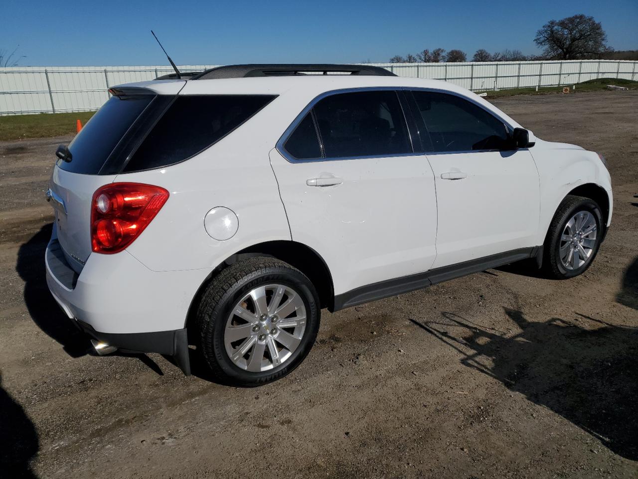 2010 Chevrolet Equinox - Image 3
