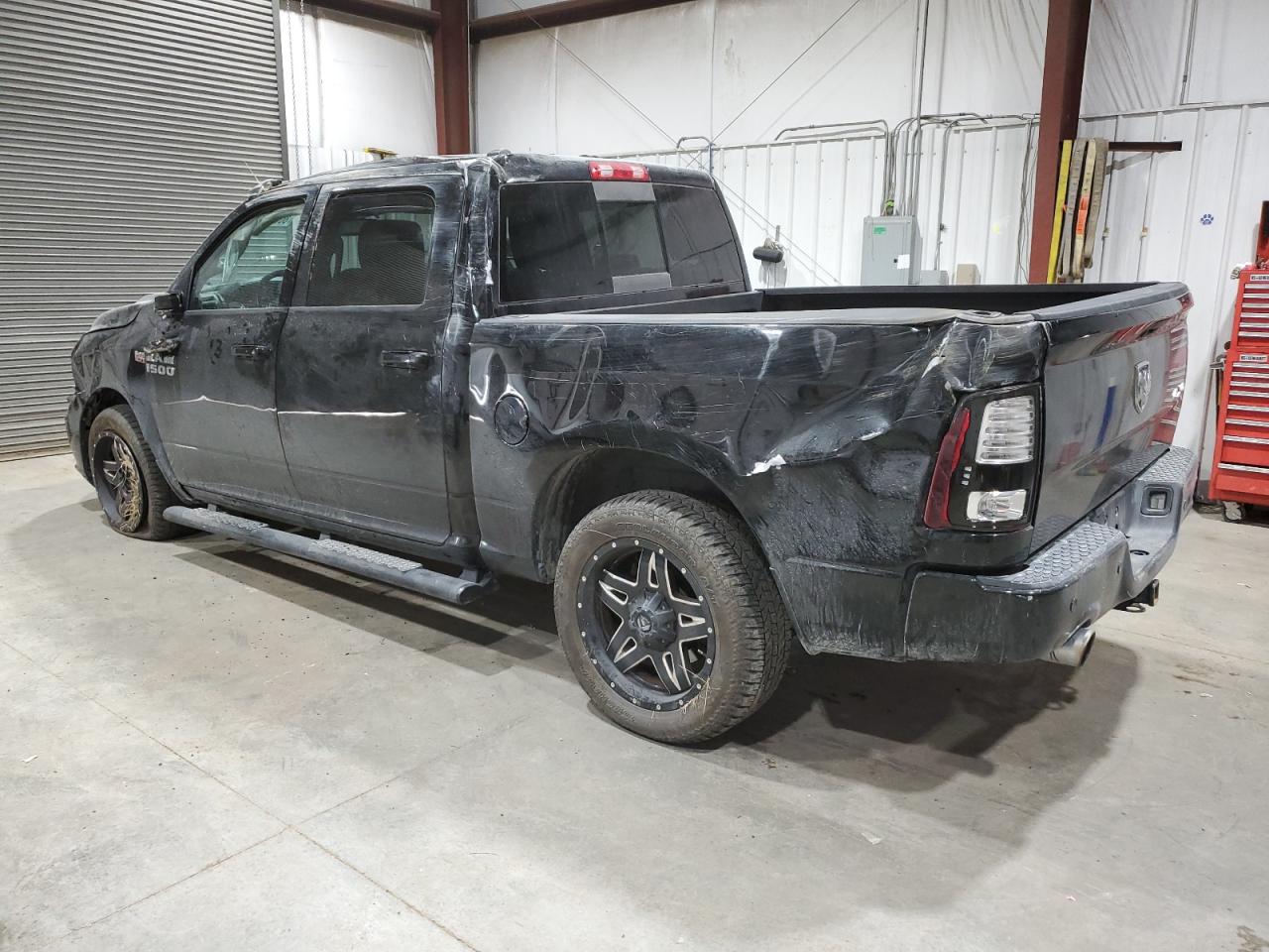2015 RAM 1500 - Image 2