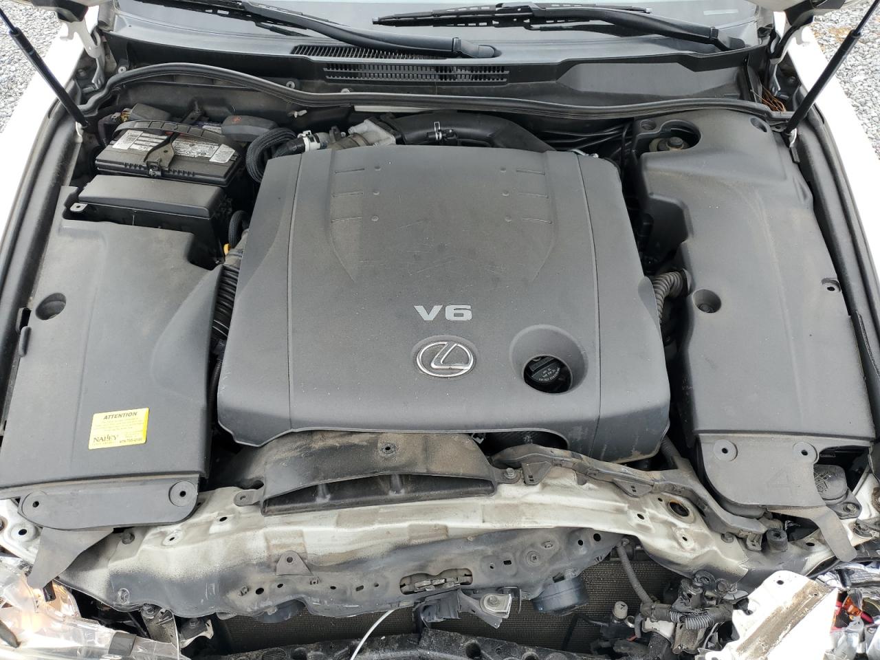 2010 Lexus IS - Image 11