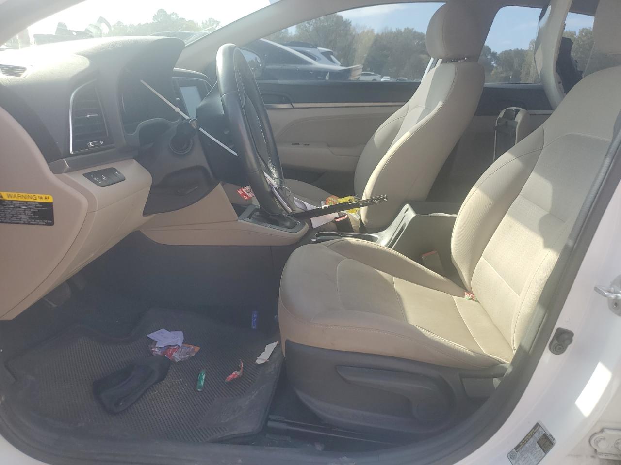 2018 Hyundai Elantra - Image 7