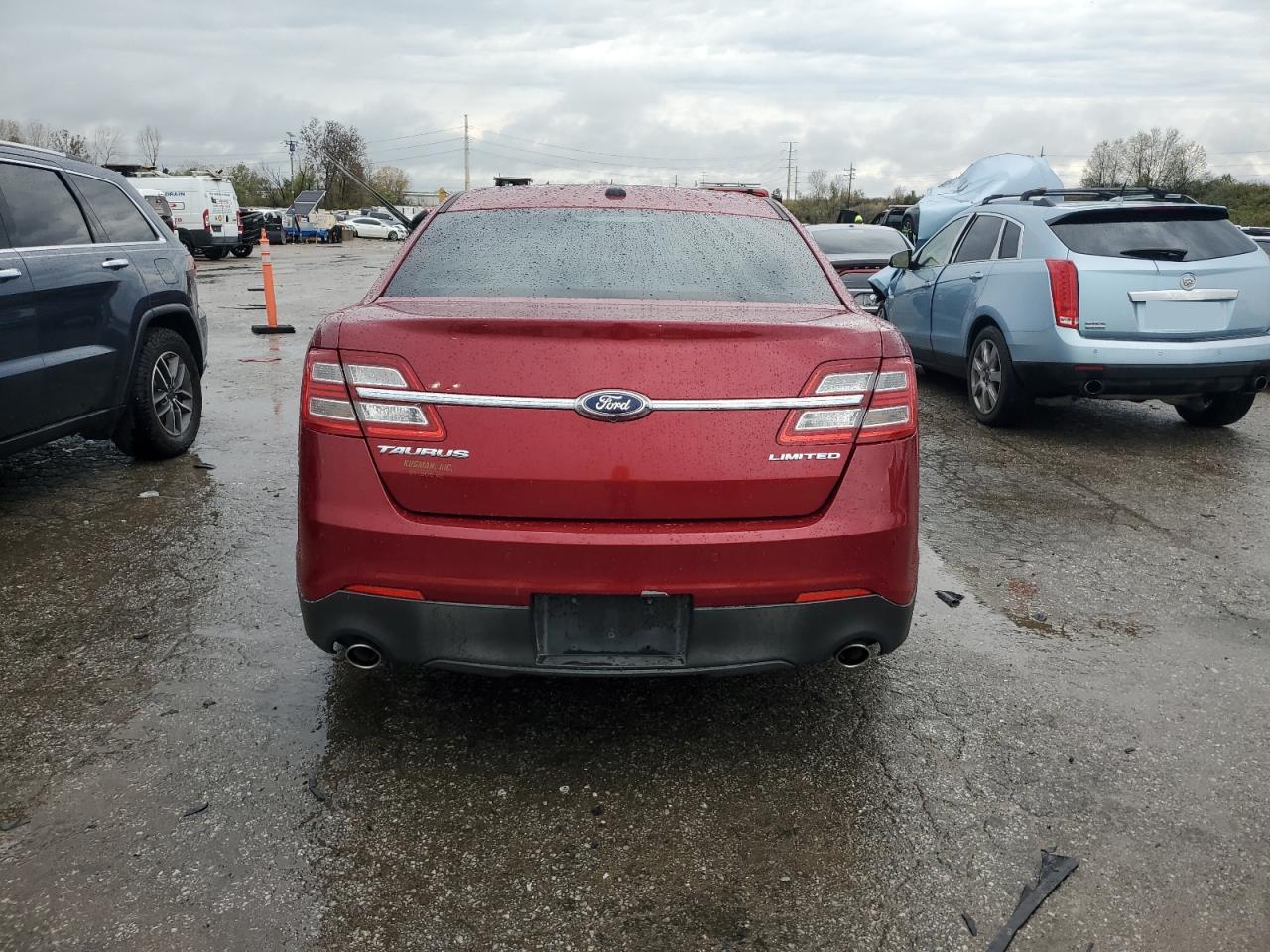 2013 Ford Taurus - Image 6