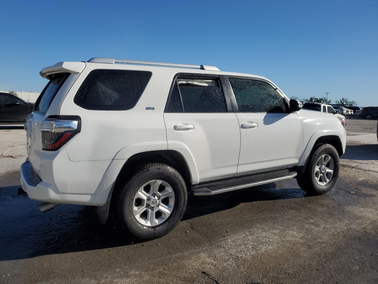 VIN JTEZU5JRXG5115509 2016 TOYOTA 4RUNNER no.3