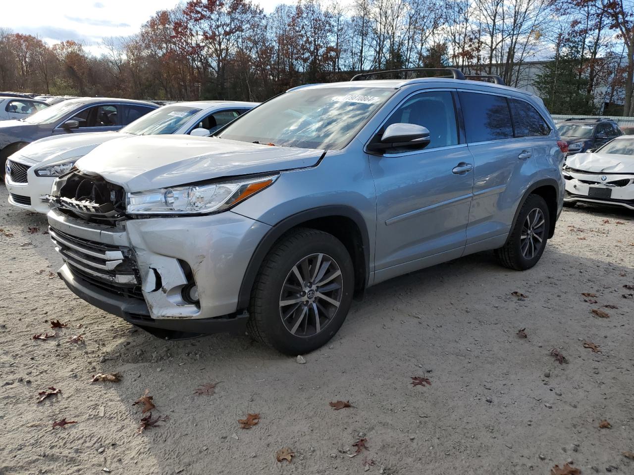 2017 TOYOTA HIGHLANDER