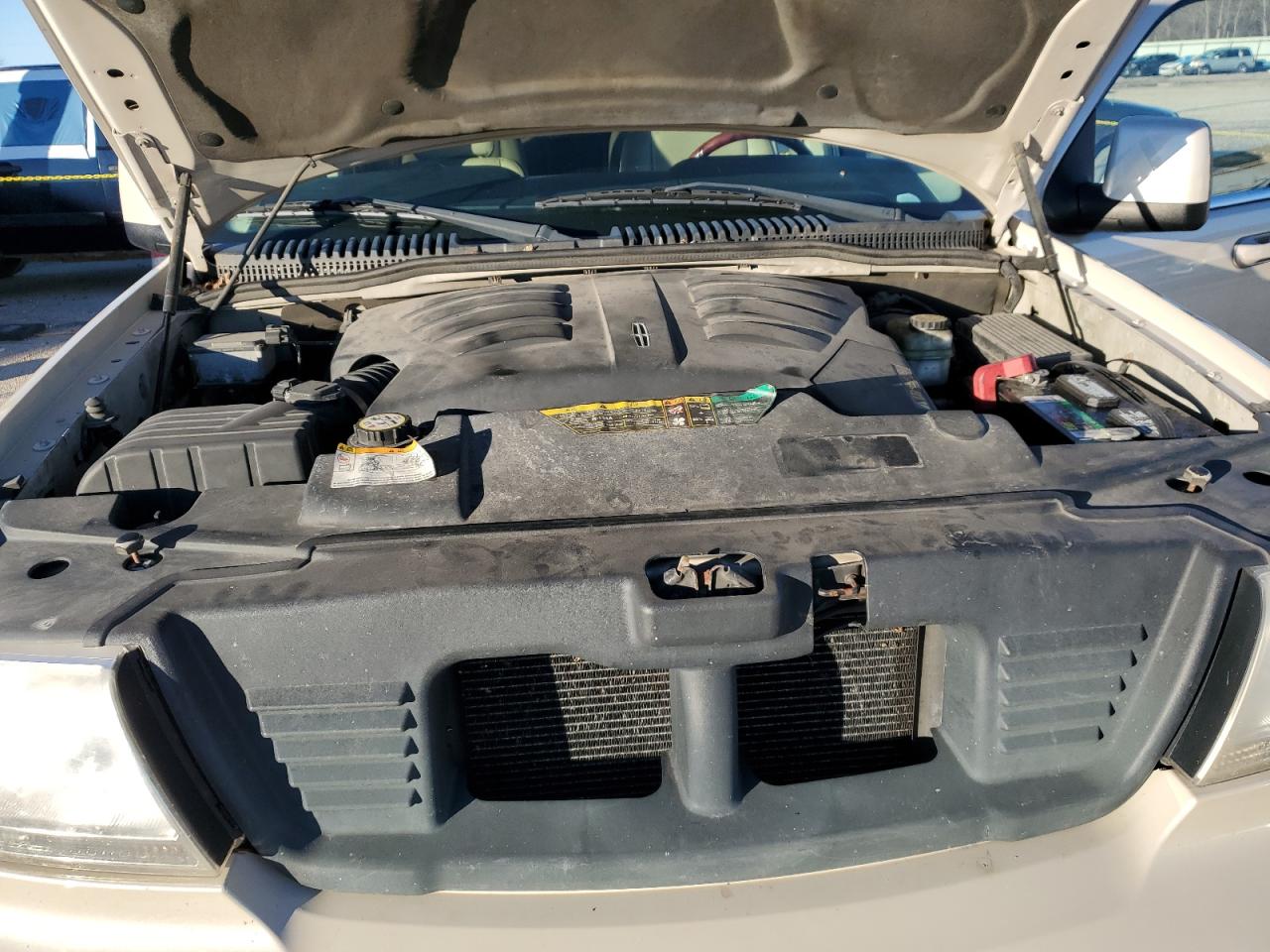 2005 Lincoln Aviator - Image 11
