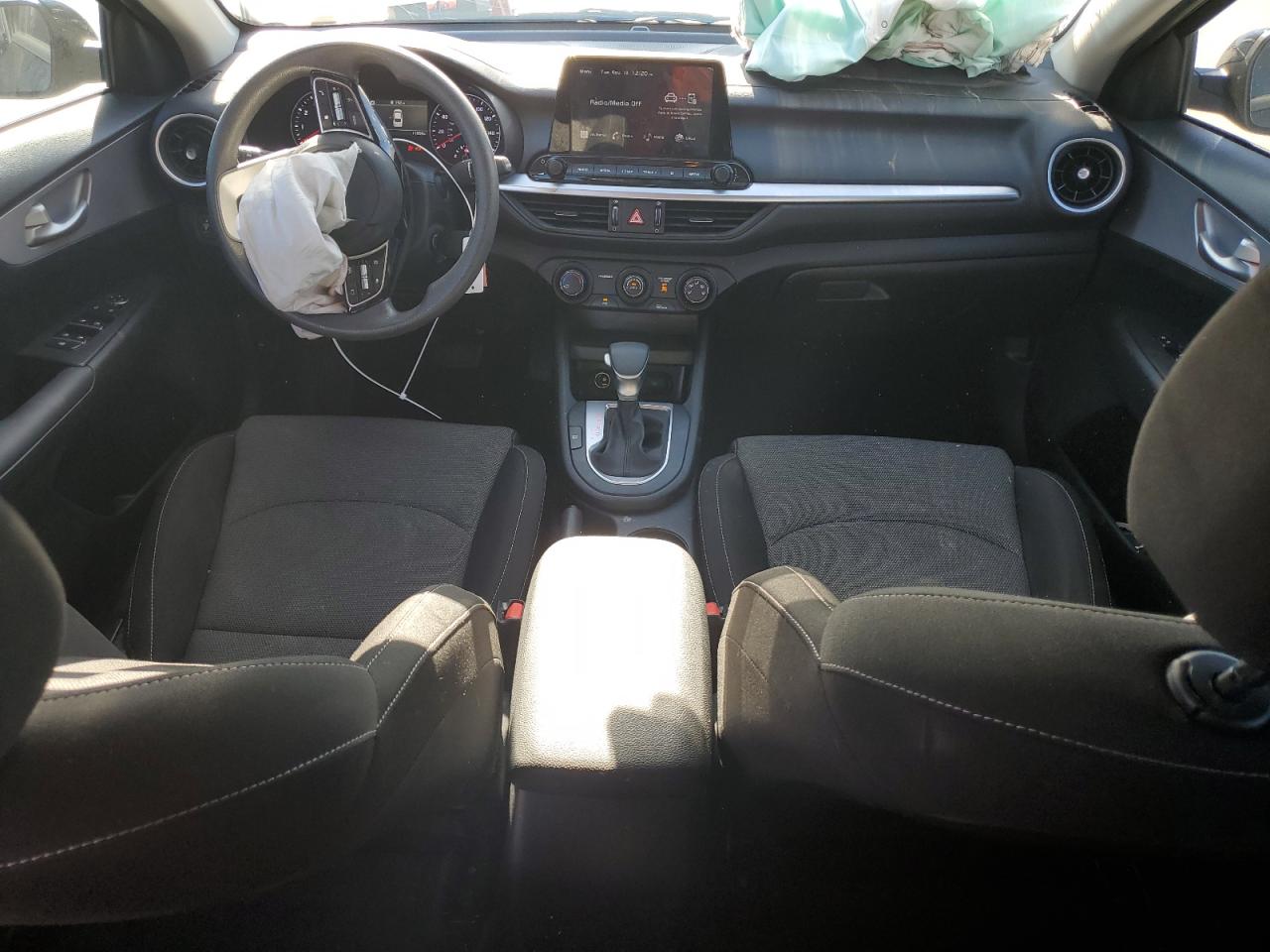 2024 Kia Forte - Image 8