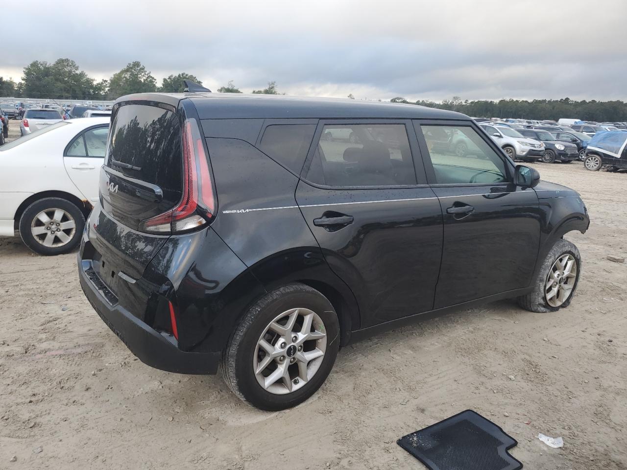 VIN KNDJ23AU4P7874970 2023 KIA SOUL no.3