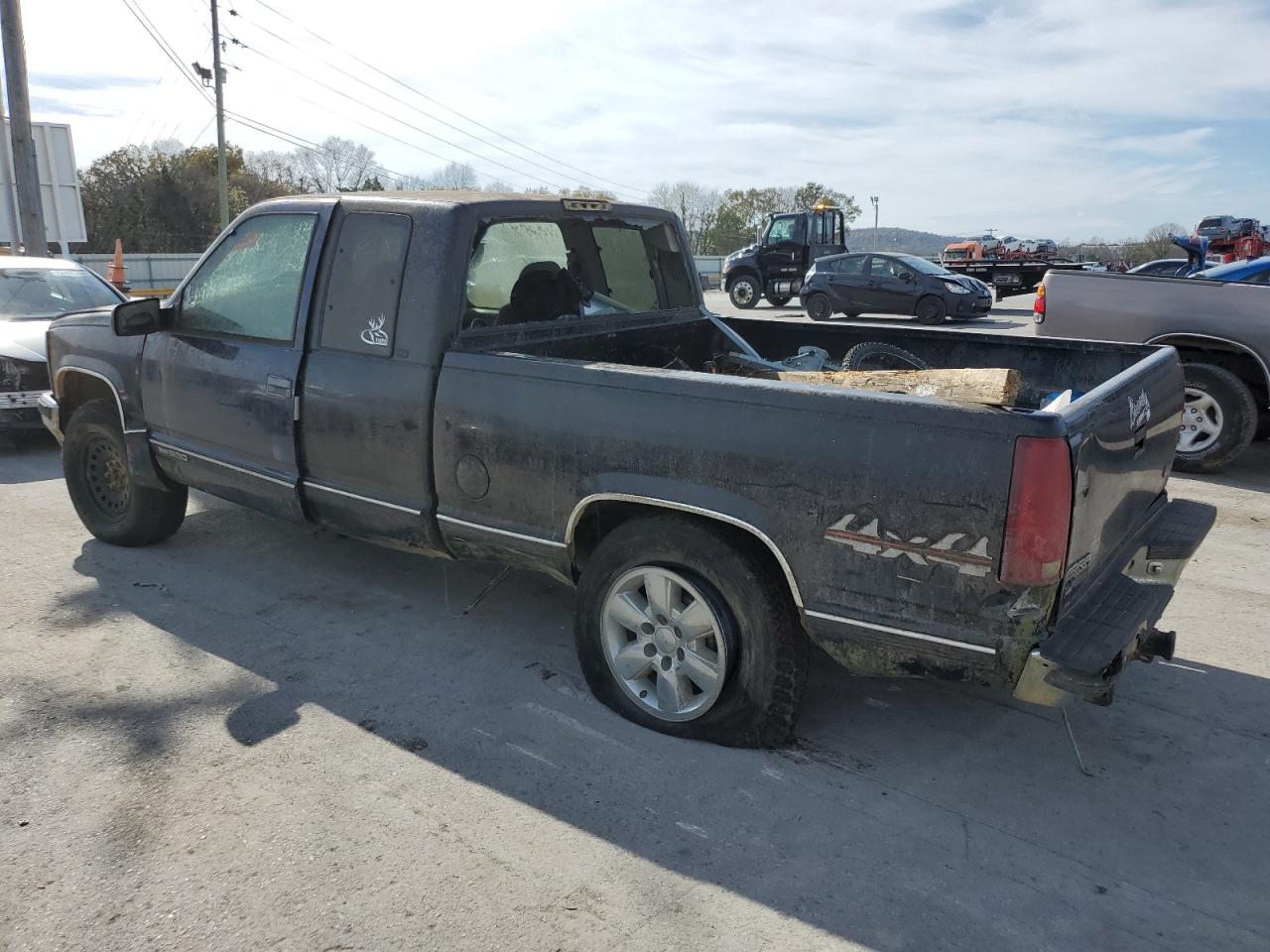 1999 GMC Sierra - Image 2