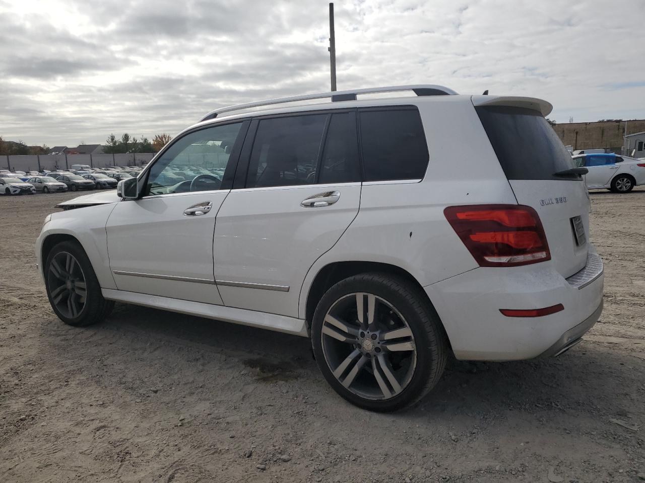 VIN WDCGG8JB2EG327579 2014 MERCEDES-BENZ GLK-CLASS no.2