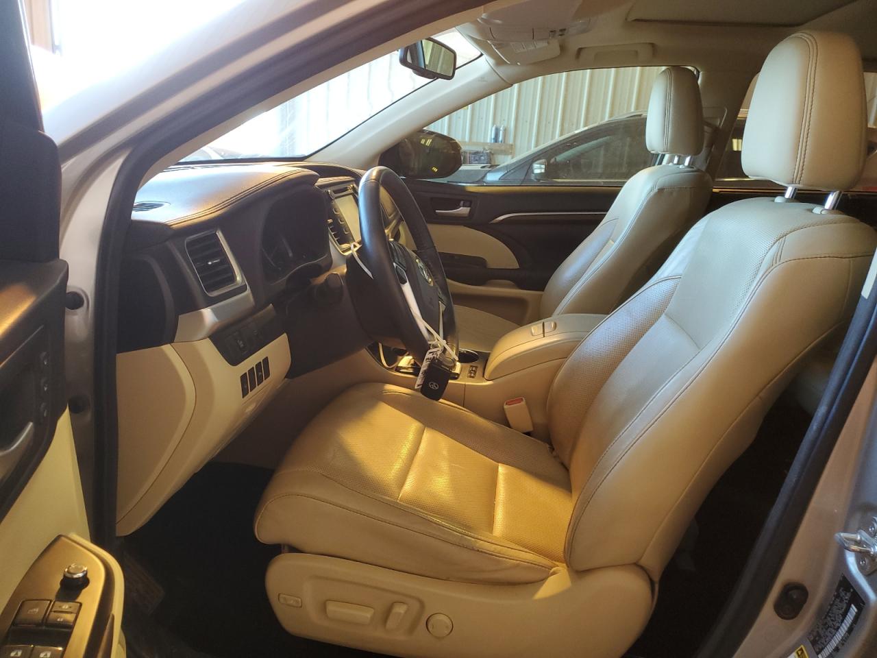 2014 Toyota Highlander - Image 7