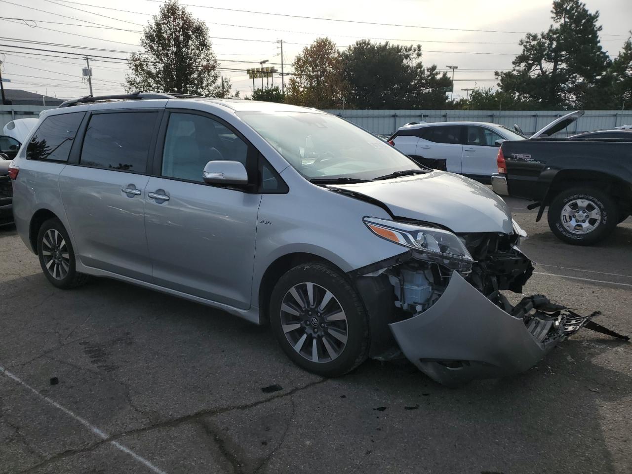2019 Toyota Sienna - Image 4