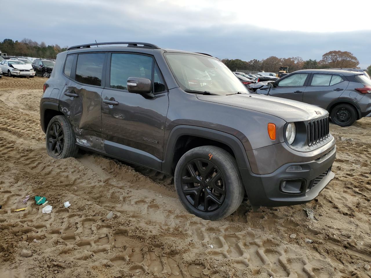 2017 Jeep Renegade - Image 4