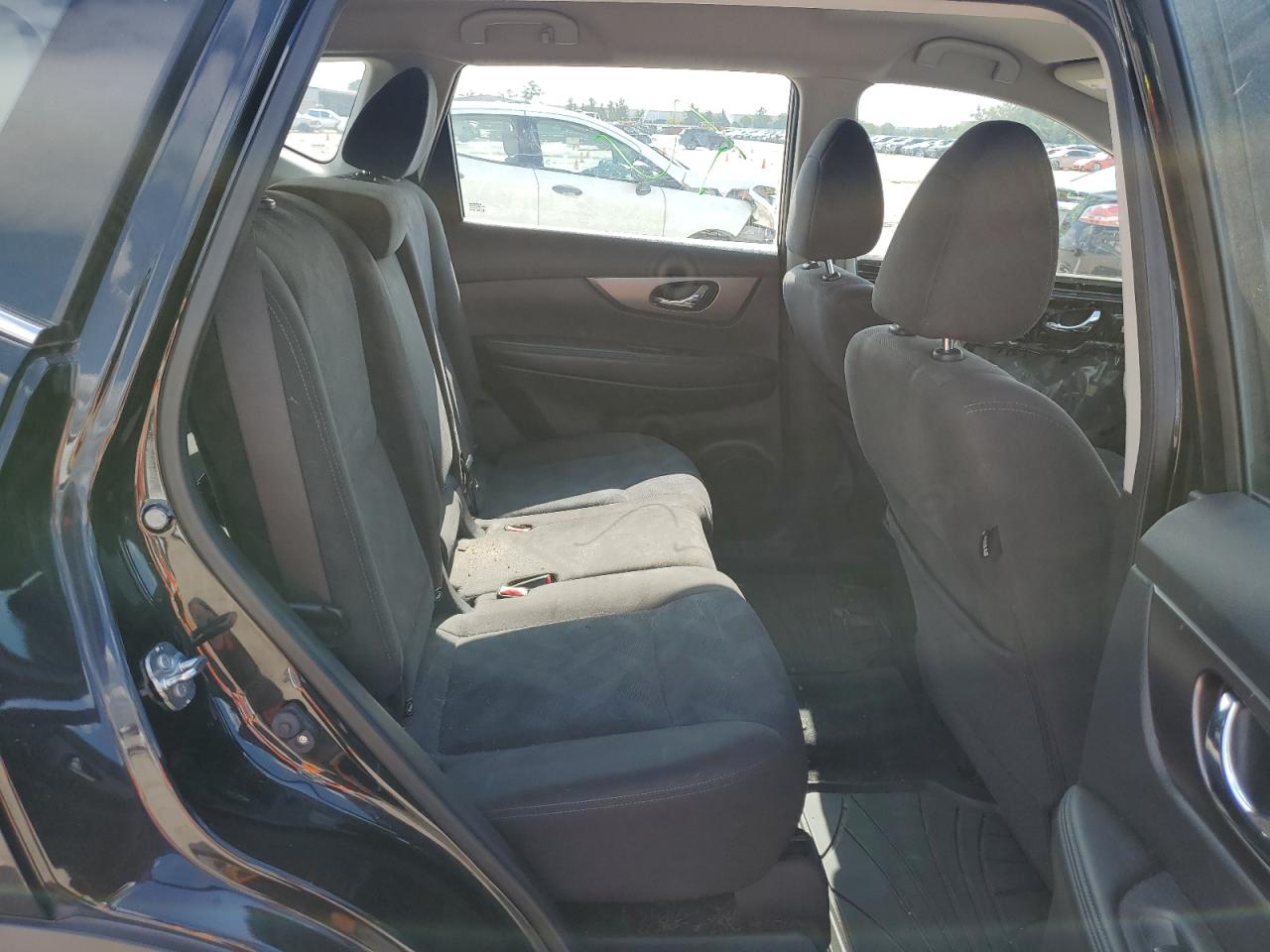 2016 Nissan Rogue - Image 11