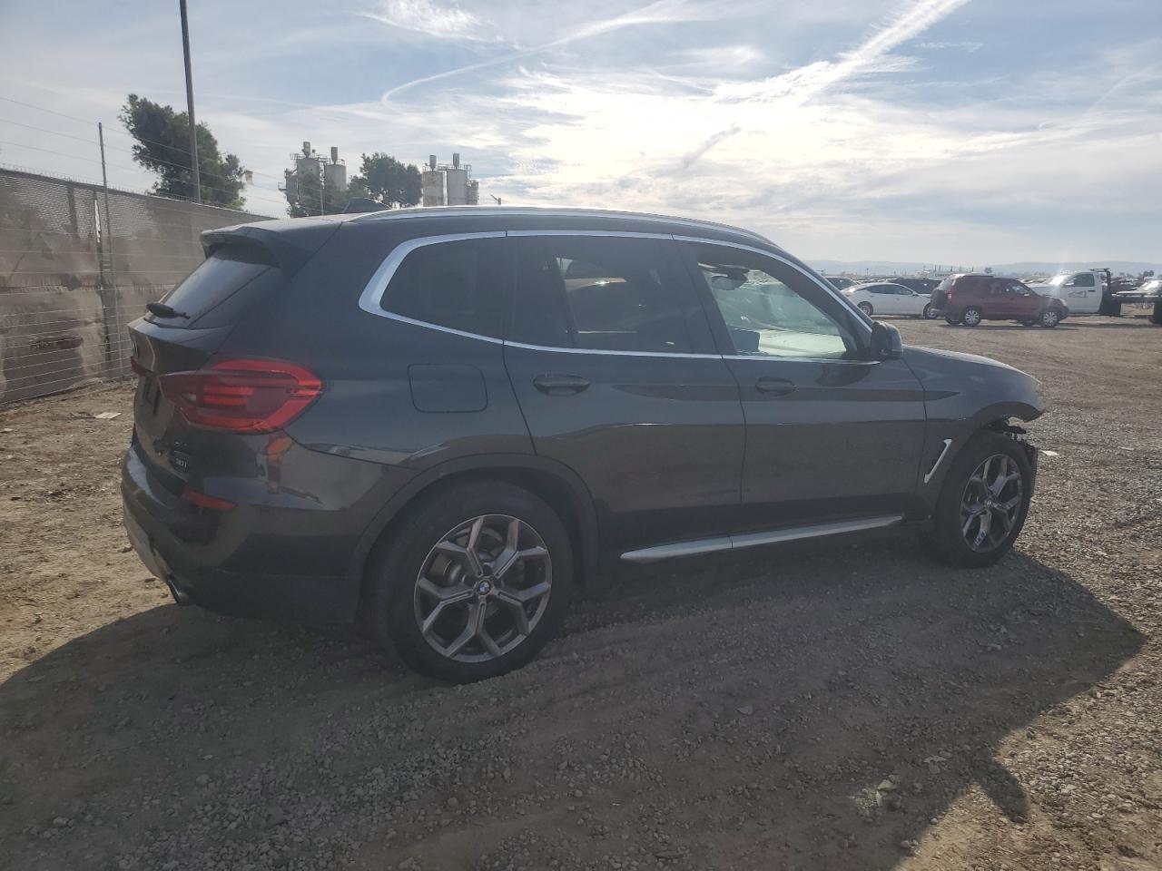 VIN 5UXTY3C0XM9G33014 2021 BMW X3 no.3