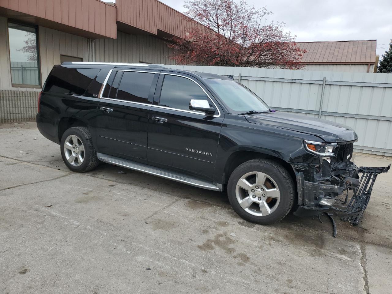 2015 Chevrolet Suburban - Image 4