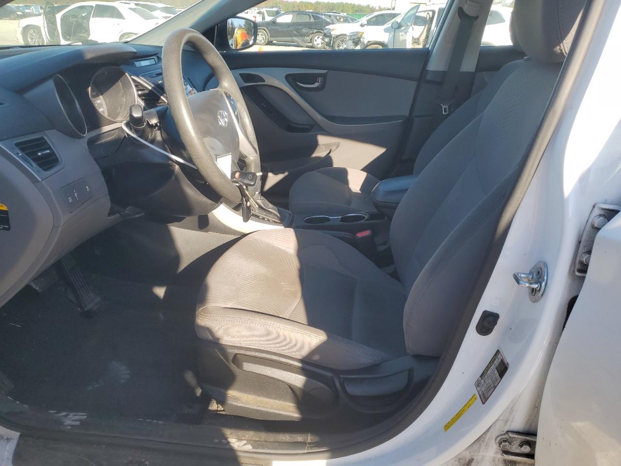 2015 Hyundai Elantra - Image 7