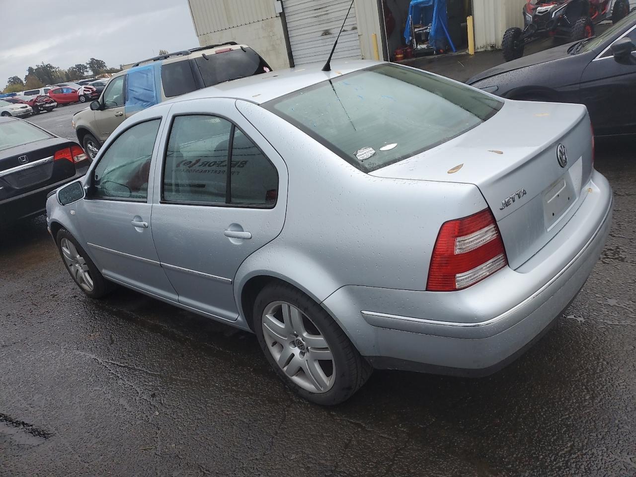 2004 Volkswagen Jetta - Image 2