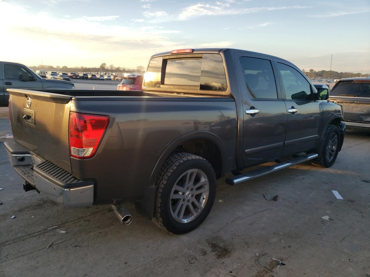 2013 Nissan Titan - Image 3
