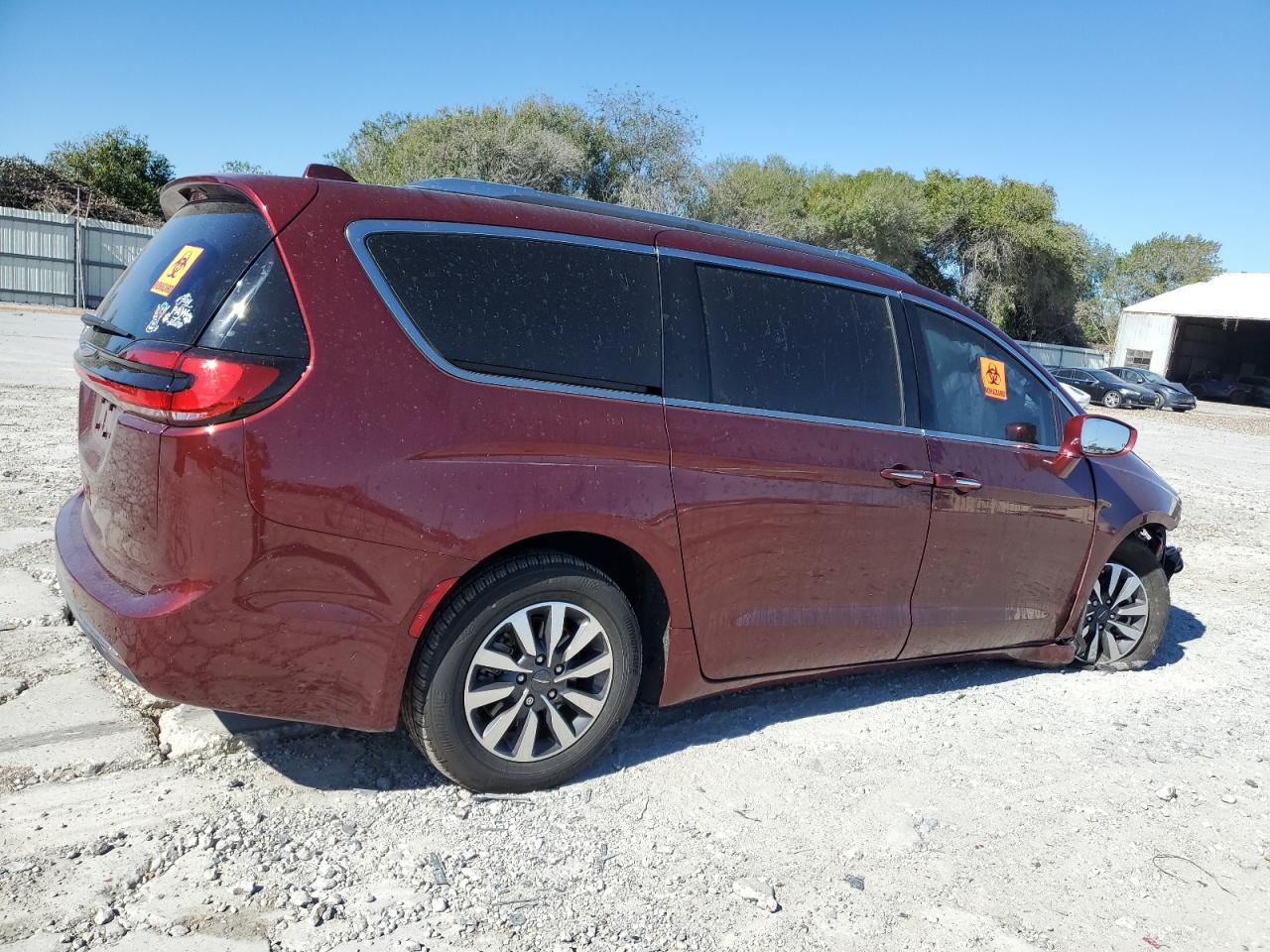 2021 Chrysler Pacifica - Image 3