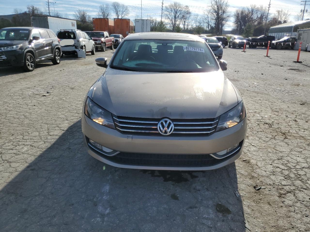 2015 Volkswagen Passat - Image 5