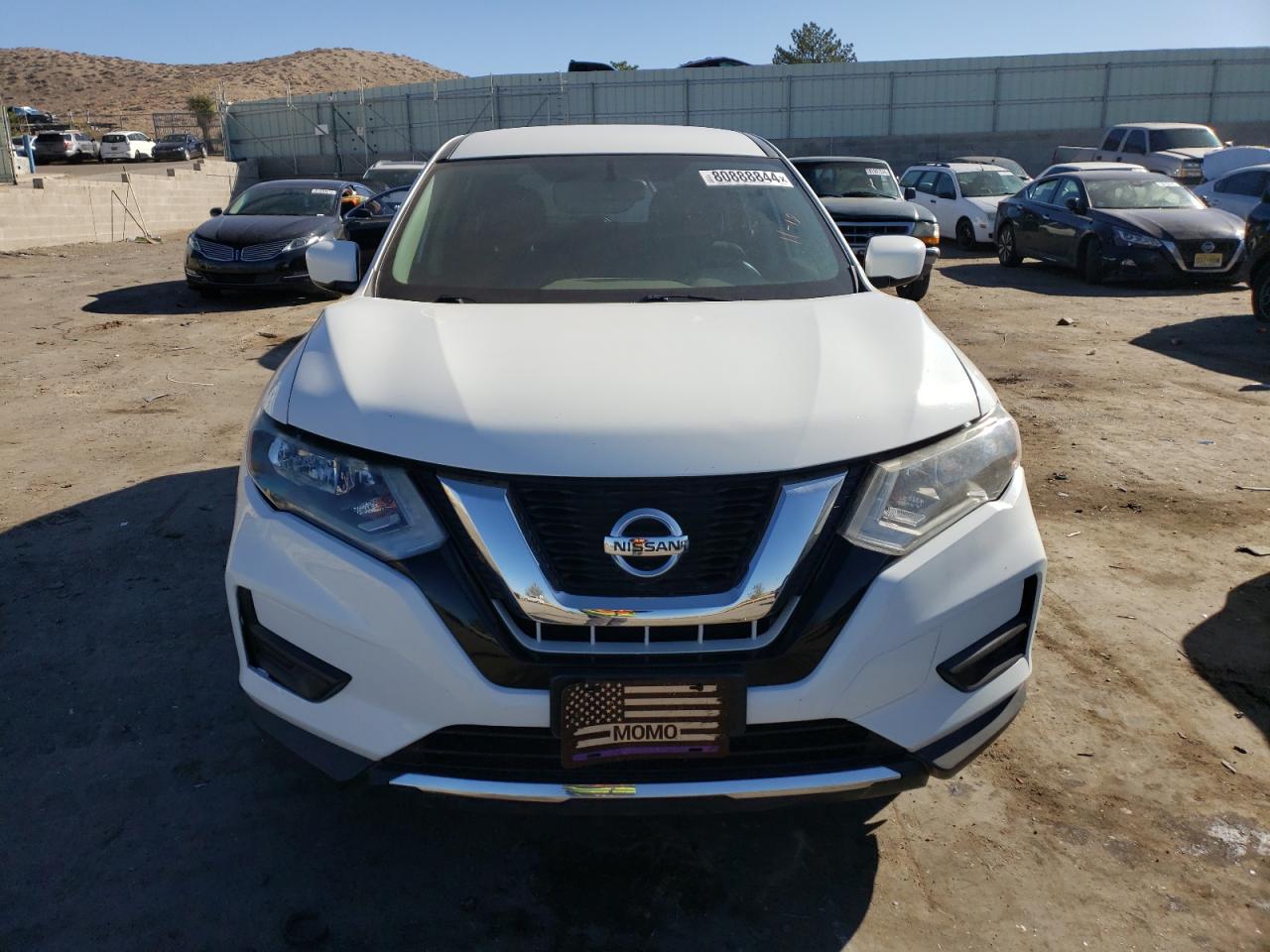 2017 Nissan Rogue - Image 5