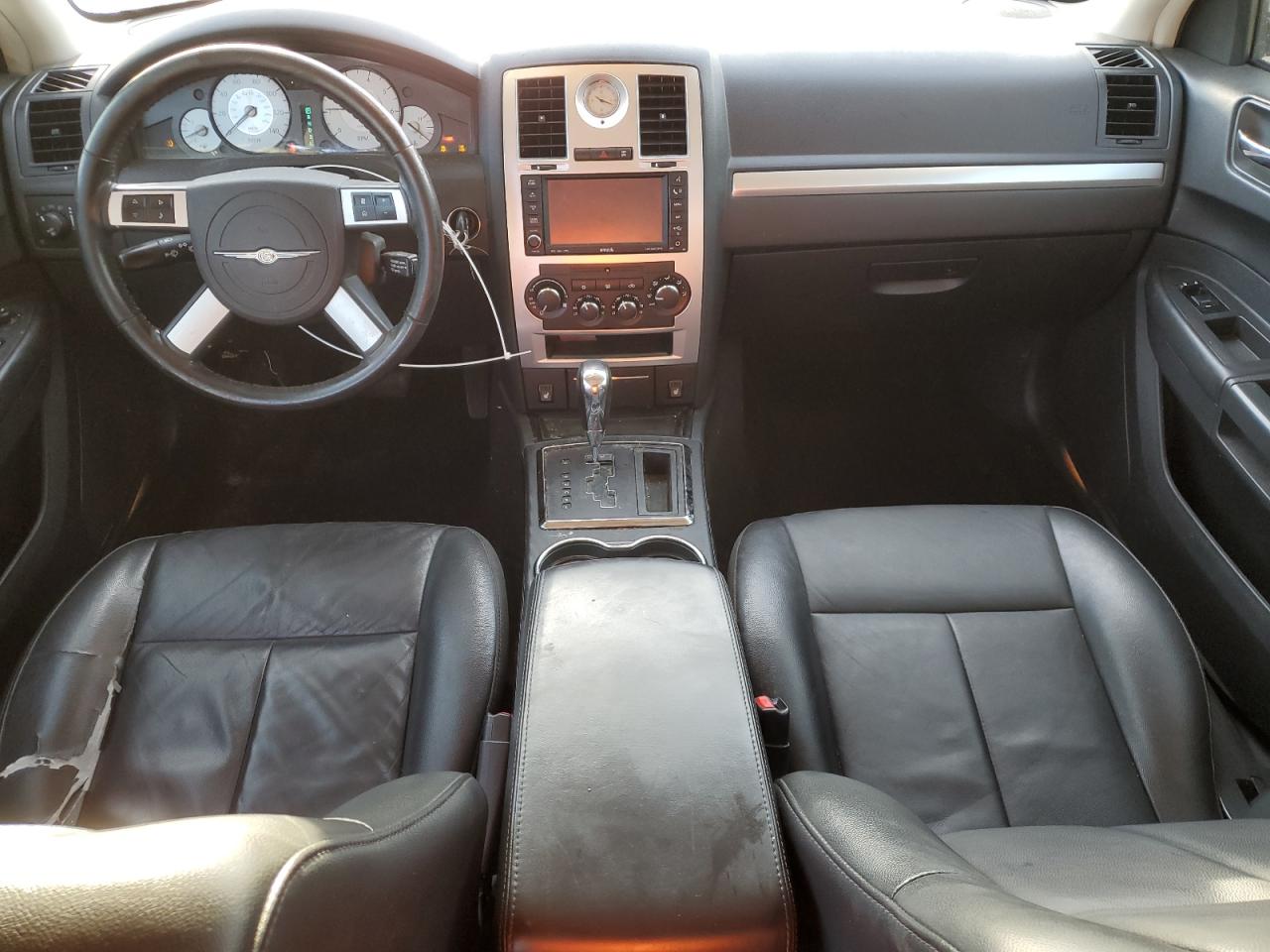 2010 Chrysler 300 - Image 8