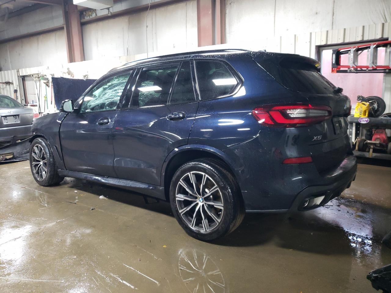 VIN 5UXCR6C08P9P60909 2023 BMW X5 no.2