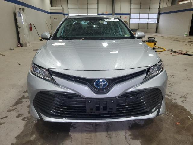  TOYOTA CAMRY 2020 Серебристый