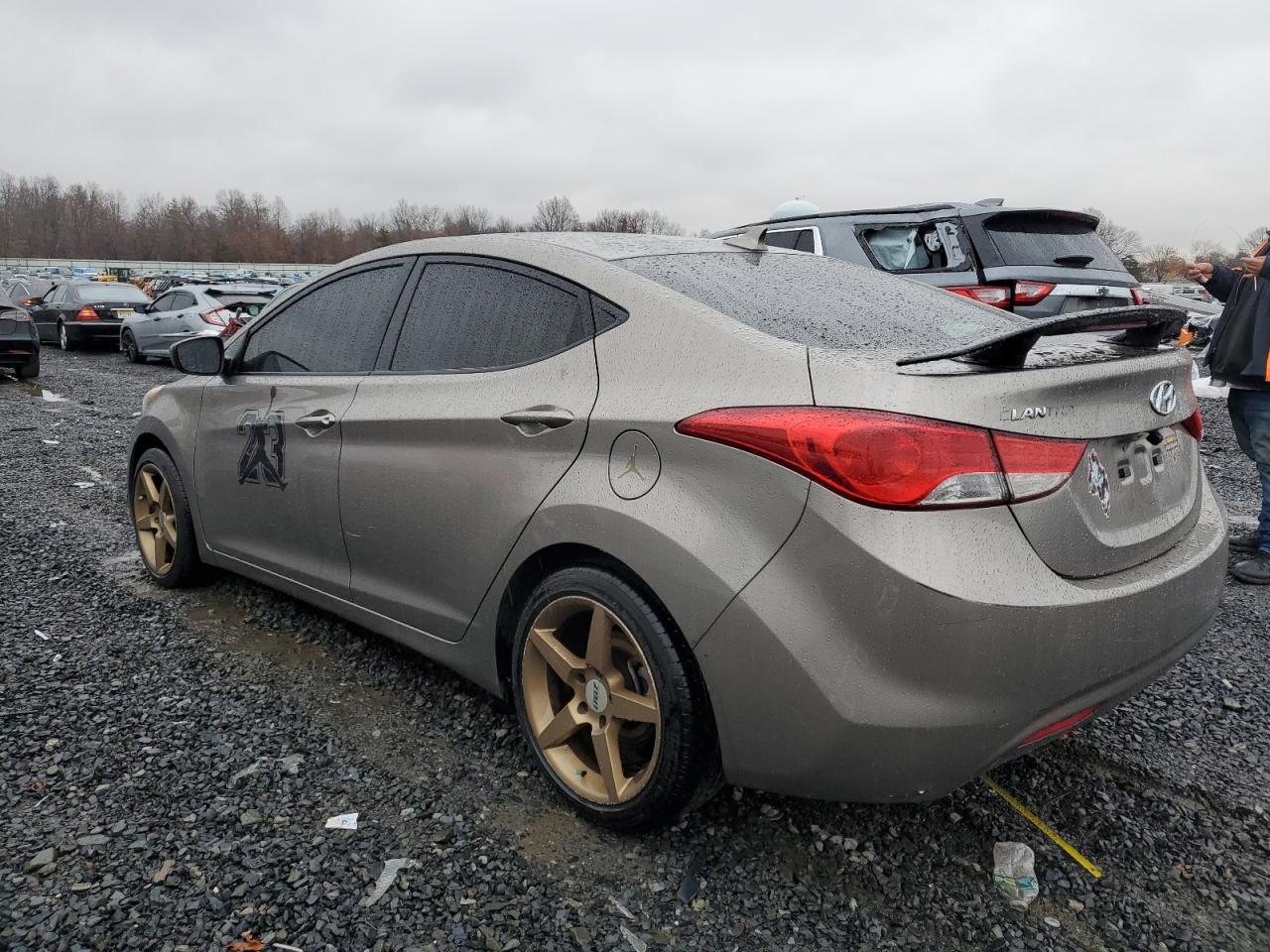 2011 Hyundai Elantra - Image 2