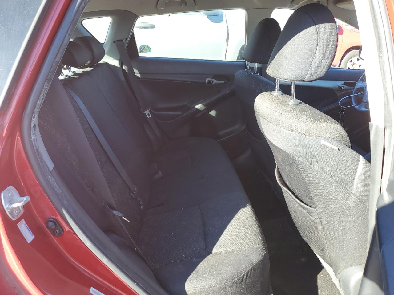 2009 Pontiac Vibe - Image 10