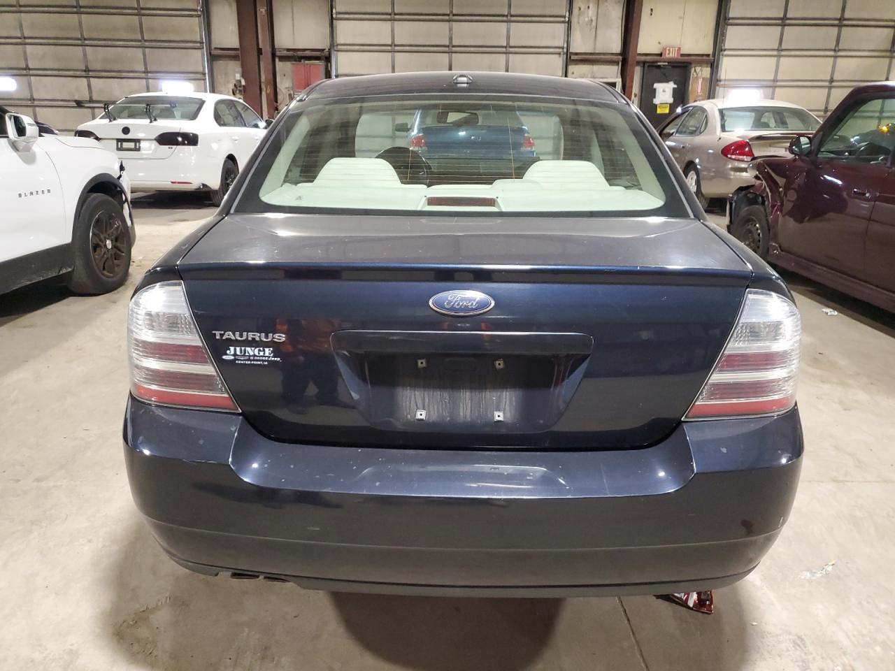 2009 Ford Taurus - Image 6