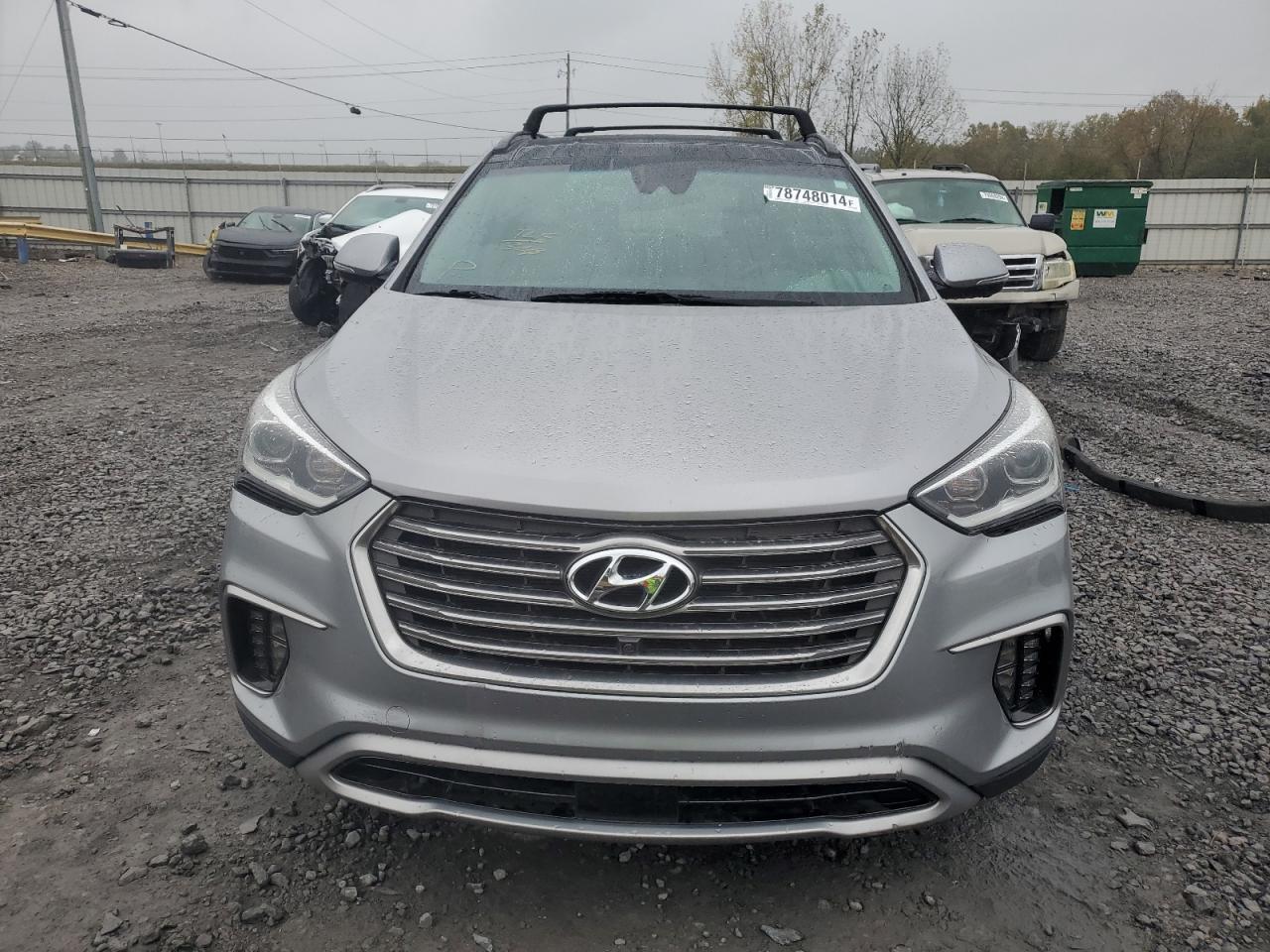 2017 Hyundai Santa Fe - Image 5