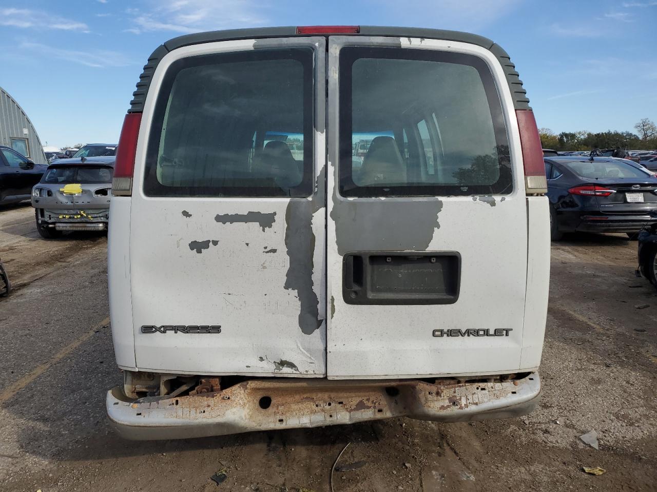 2001 Chevrolet Express G1500 VIN: 1GCFG15R711100062 Lot: 79750864