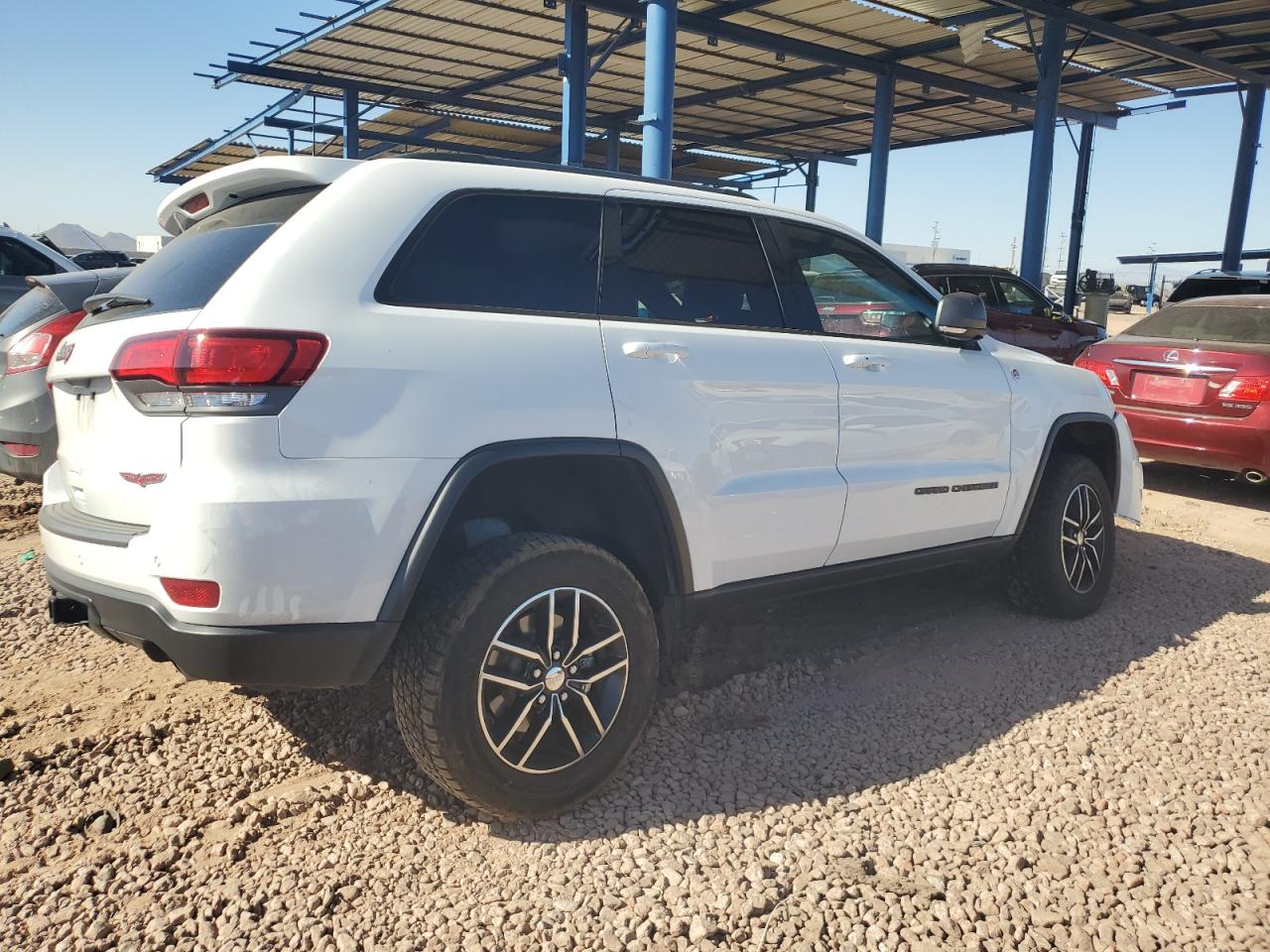 2017 Jeep Grand Cherokee - Image 3
