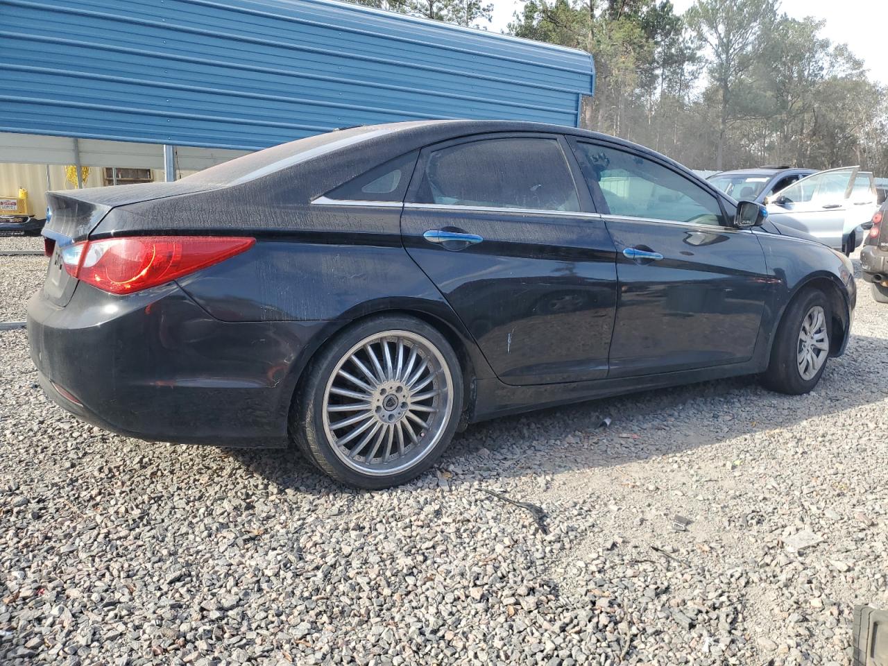 2011 Hyundai Sonata - Image 3